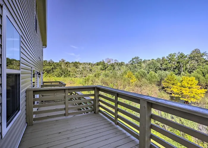 Airy Tallahassee Condo ~ 5 Mi To Downtown!