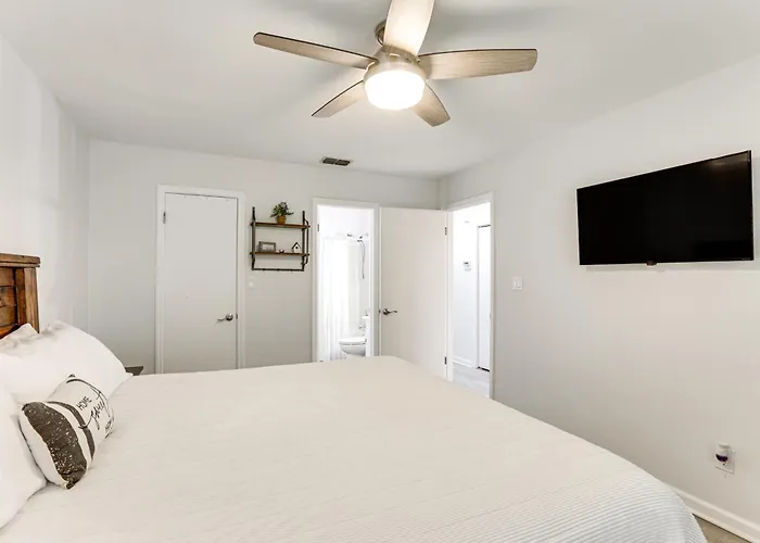 Pet-Friendly Home Near Dtwn Tallahassee!